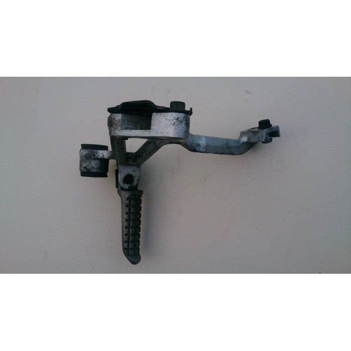 Kawasaki GPX600R Voetsteun linksachter met step Kawasaki GPX600R Voetsteun linksachter met step